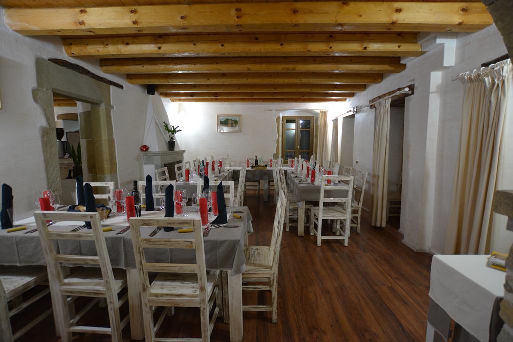 Abas Ristorante Pizzeria Affittacamere Ales Eksteriør billede