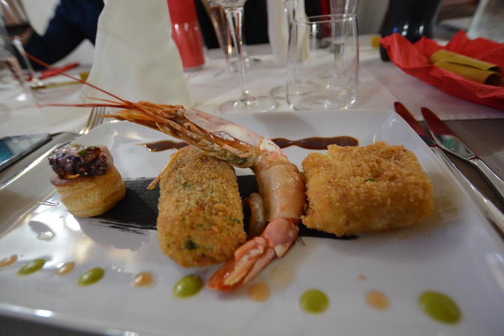 Abas Ristorante Pizzeria Affittacamere Ales Eksteriør billede