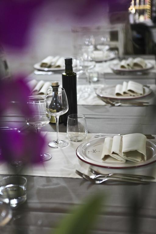 Abas Ristorante Pizzeria Affittacamere Ales Eksteriør billede