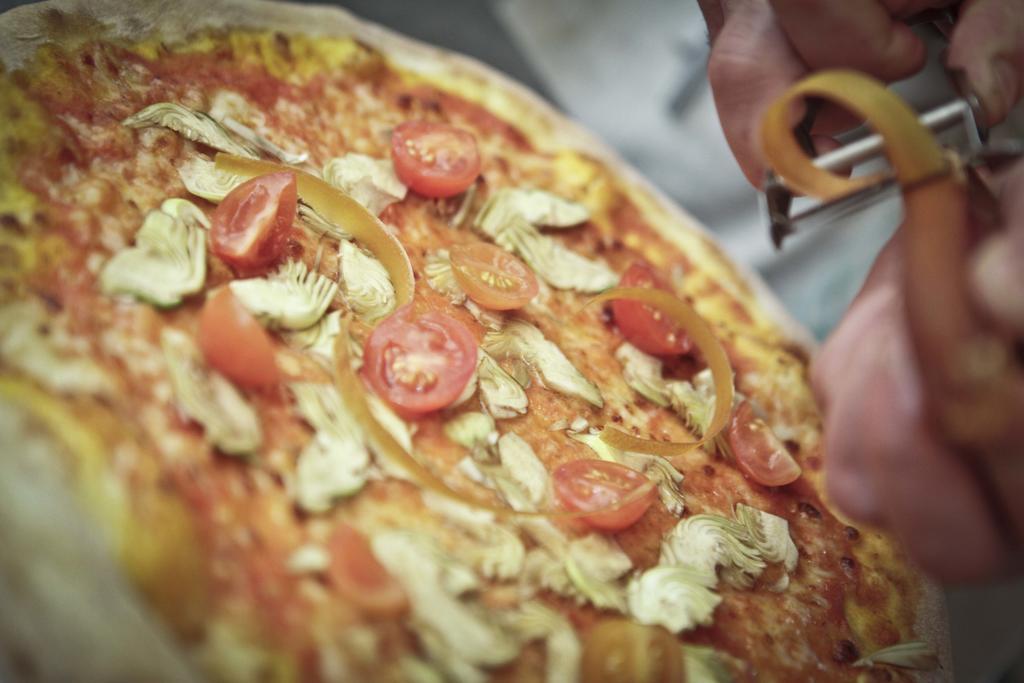 Abas Ristorante Pizzeria Affittacamere Ales Eksteriør billede